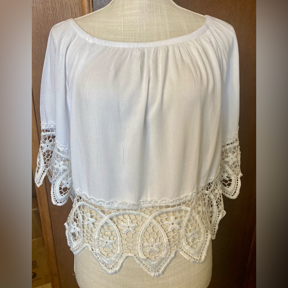 Papaya White Lace Cropped Blouse, size S